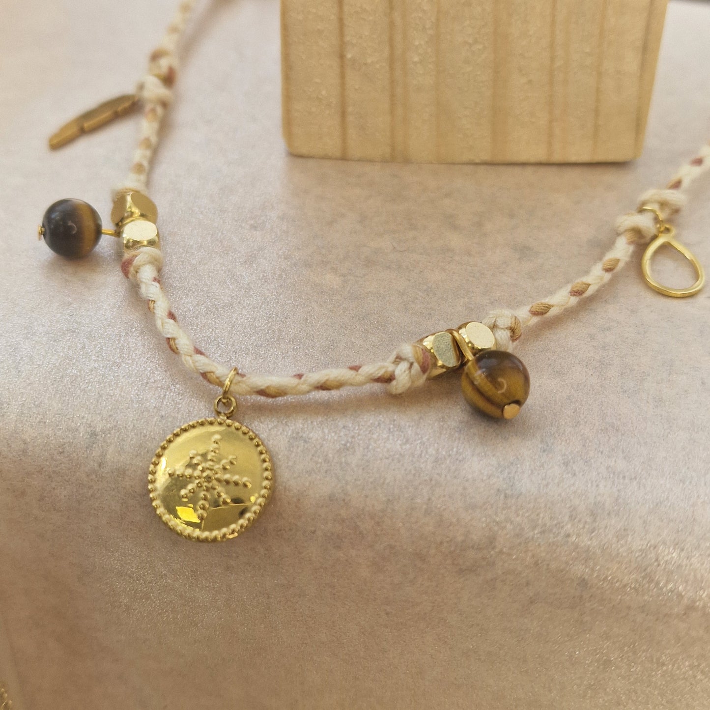 Collier Holistique - Mauvais oeil - Oeil de tigre spinelle