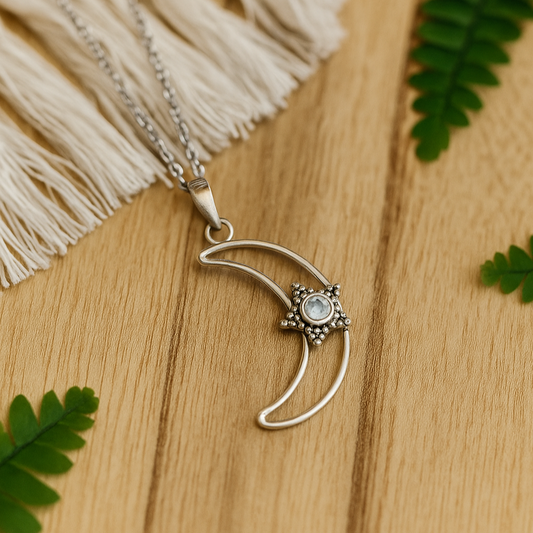 Pendentif Aigue Marine lune Argent 925 – Douceur, communication et clarté émotionnelle