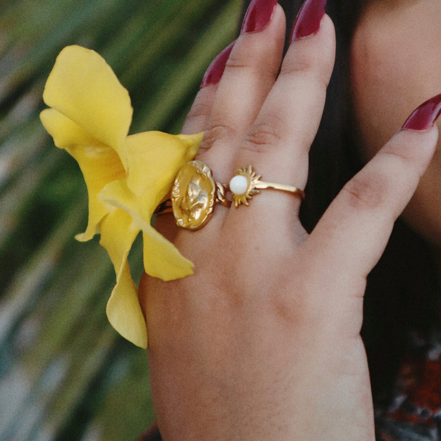 Bague forme soleil pierre mixte