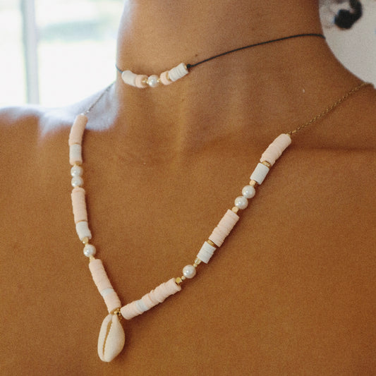 Collection Tropical spirit  - Collier perle heishi et coquillage sur cordon