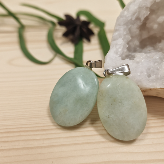 Pendentif Aigue Marine ovale – Douceur, communication et clarté émotionnelle