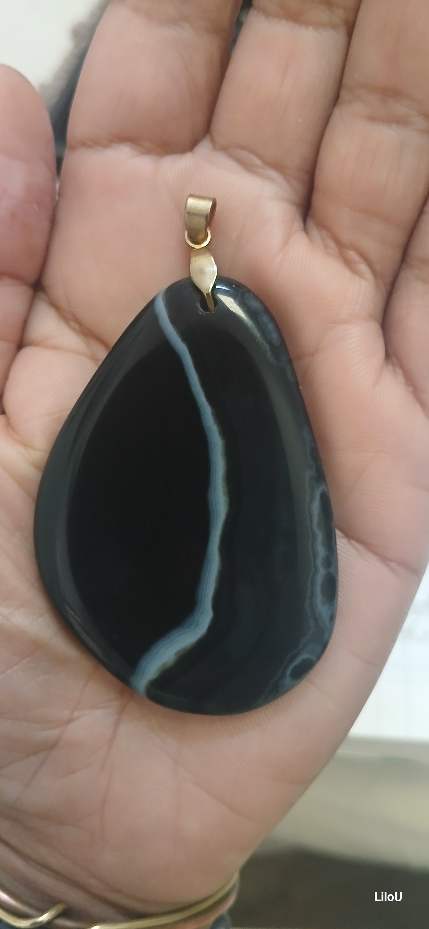Pend agate noir forme