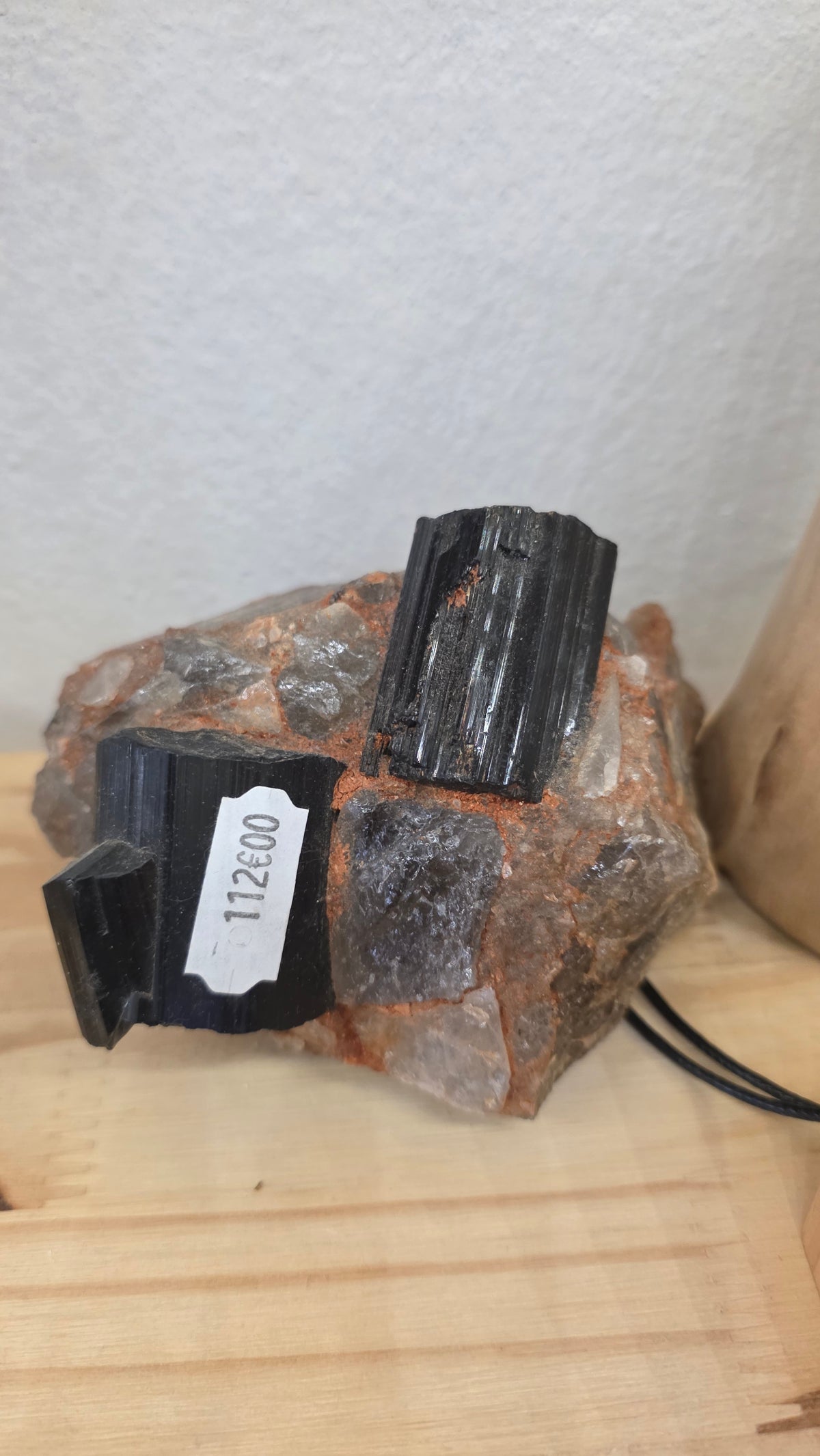 Tourmaline noir 2 morceau sur matrice