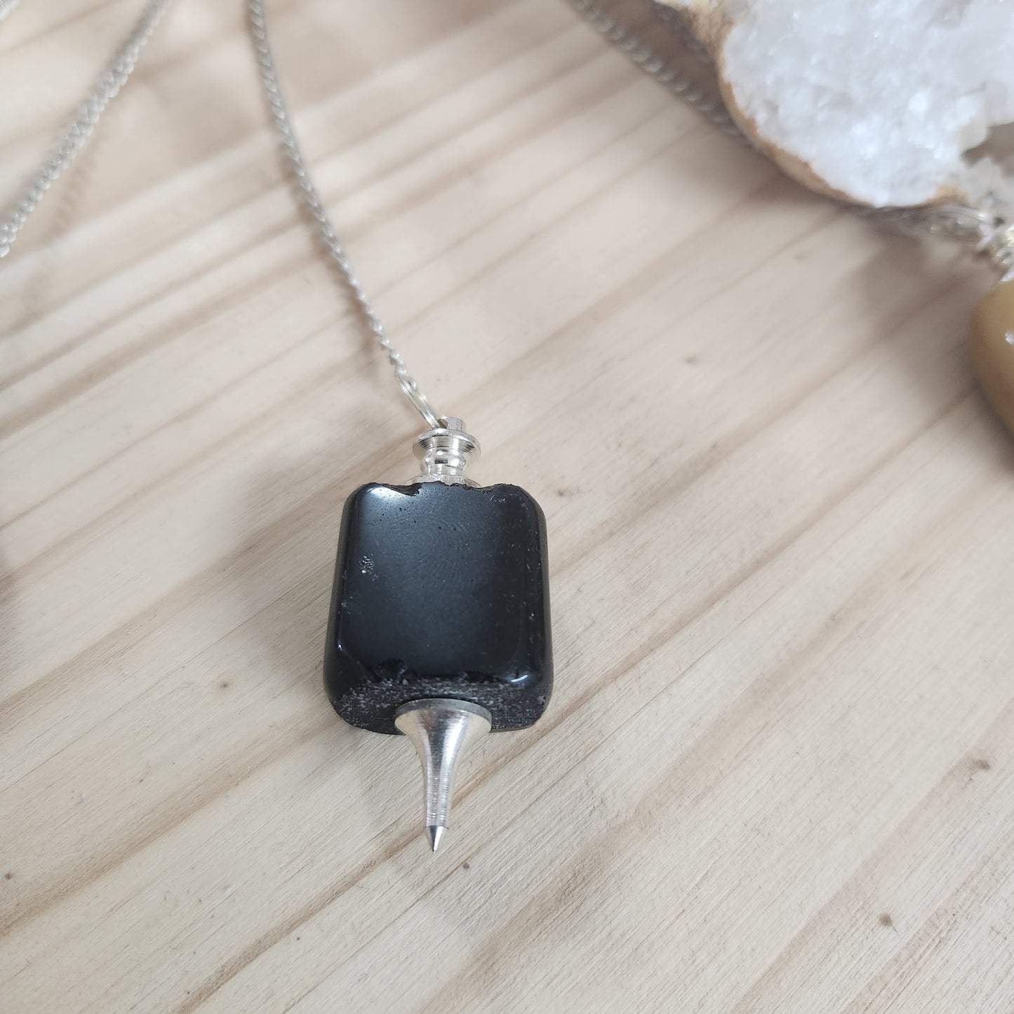 Pendule pierre forme mixte