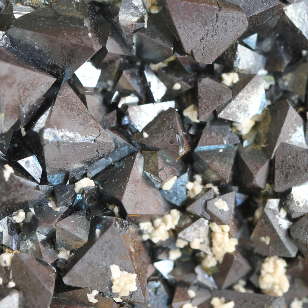 Magnetite pierre roulée