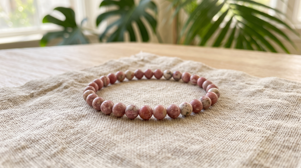 Bracelet en thulite naturelle 6 mm – La Palette à Bijoux