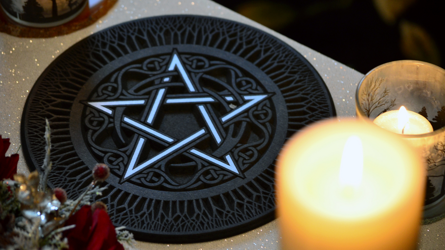 Les pentacles de Jupiter : signification des 7 pentacles et comment les utiliser