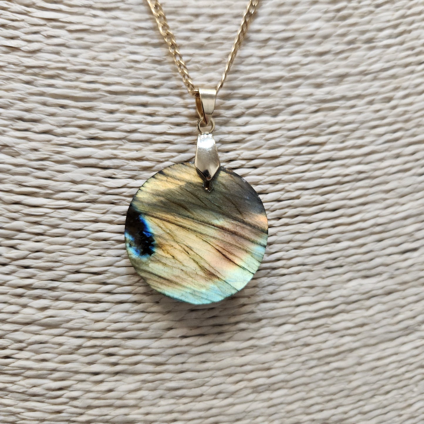 Pendentif labradorite madagascar jaune