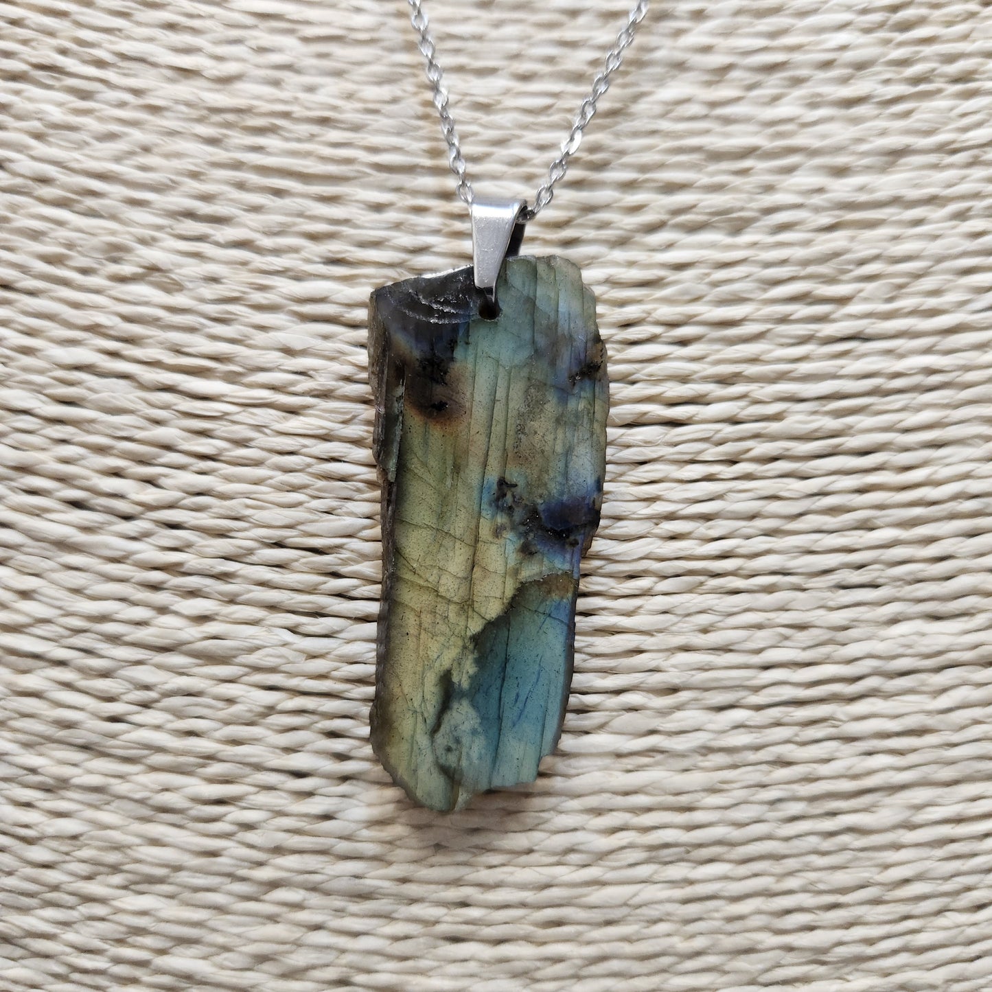 Pendentif labradorite madagascar jaune