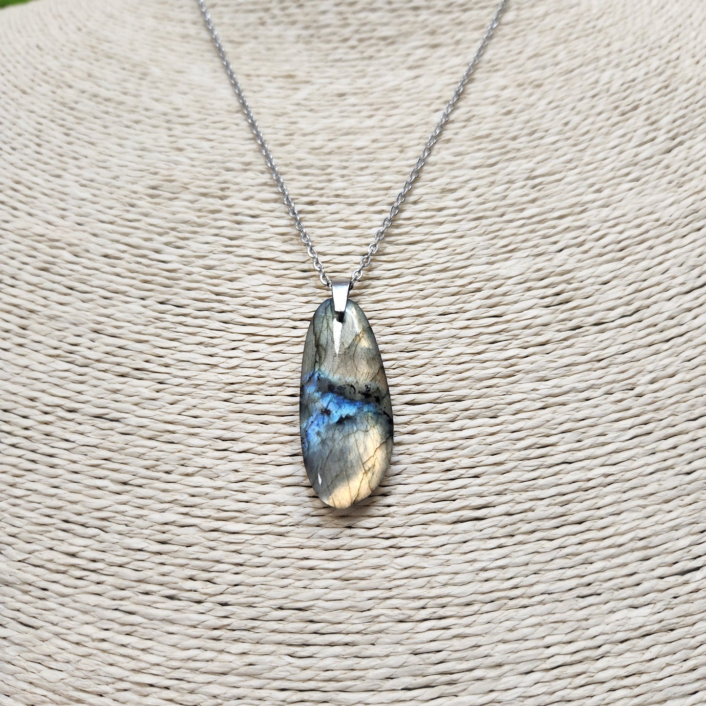 Pendentif labradorite madagascar jaune/bleue