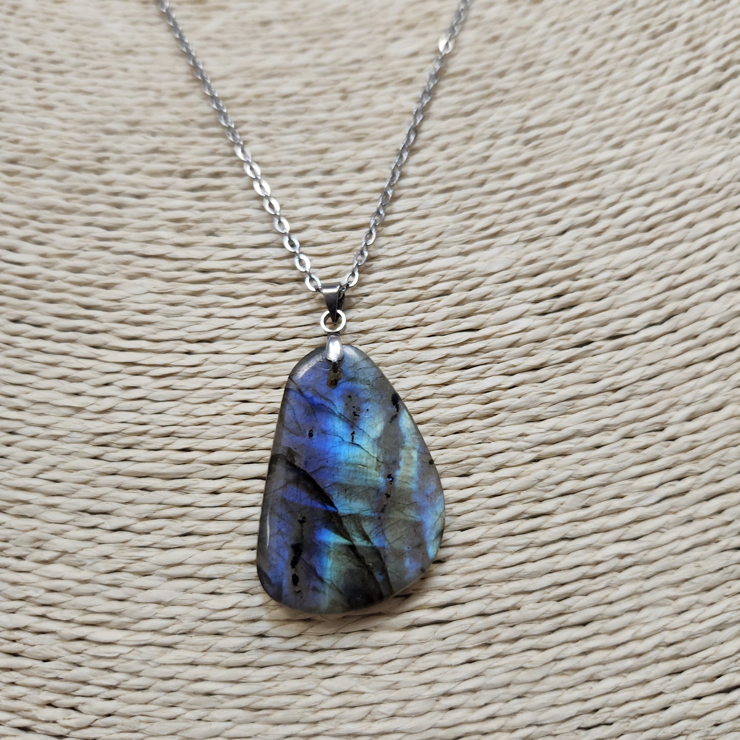 Pendentif labradorite madagascar jaune/bleue