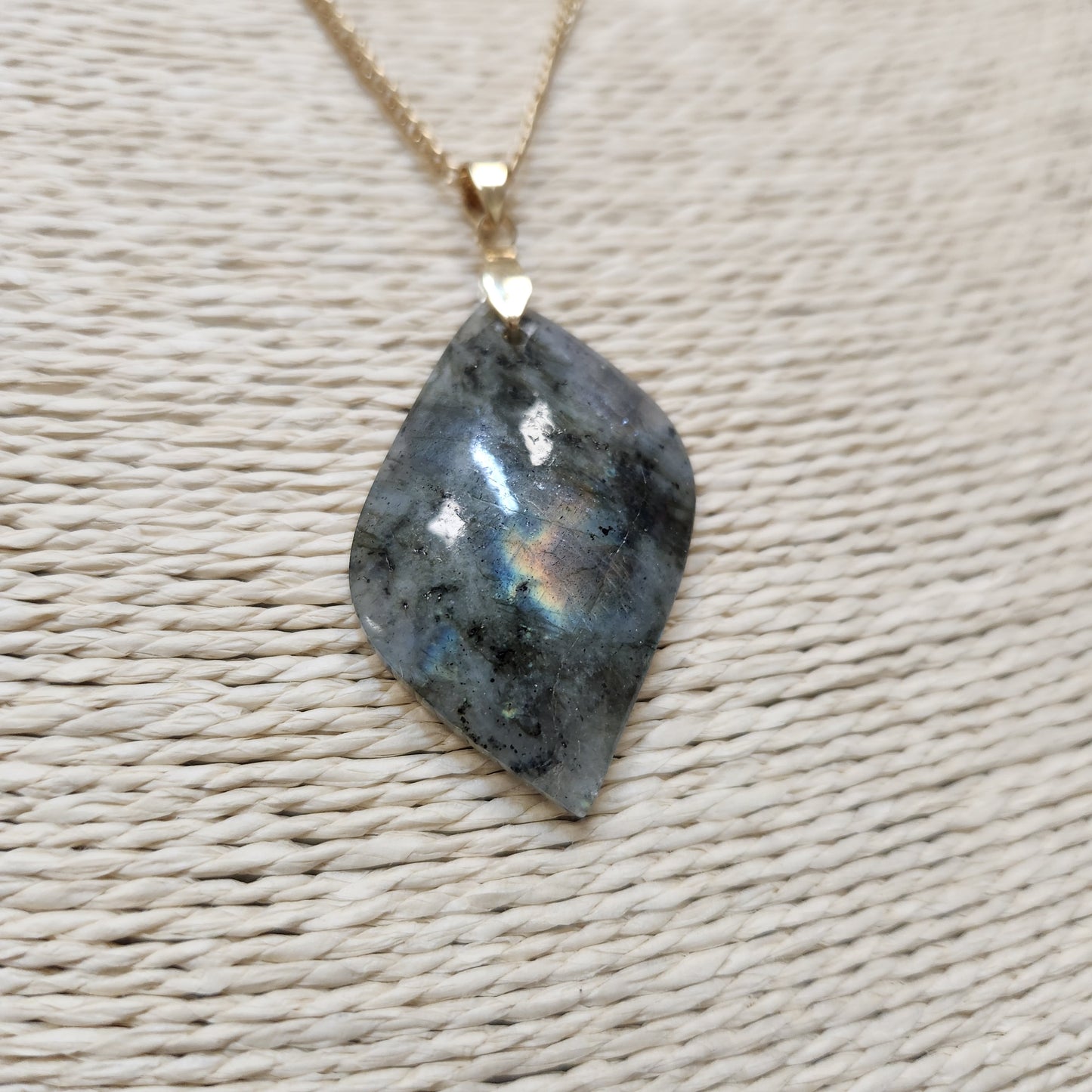 Pendentif labradorite madagascar bleue