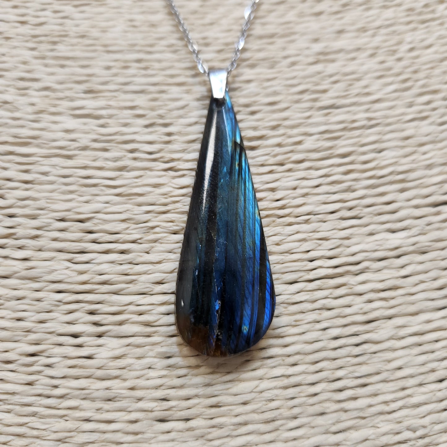 Pendentif labradorite madagascar bleue