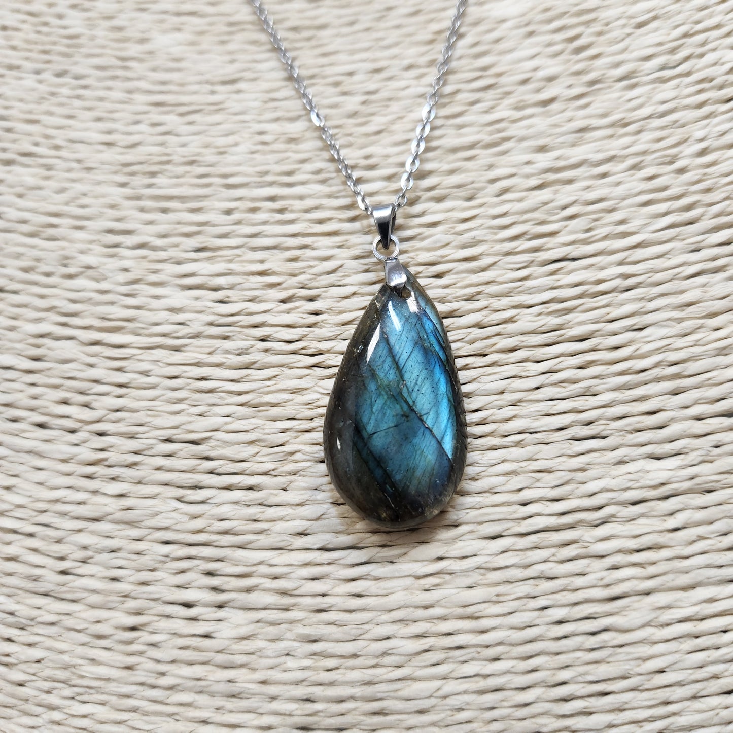 Pendentif labradorite madagascar bleue