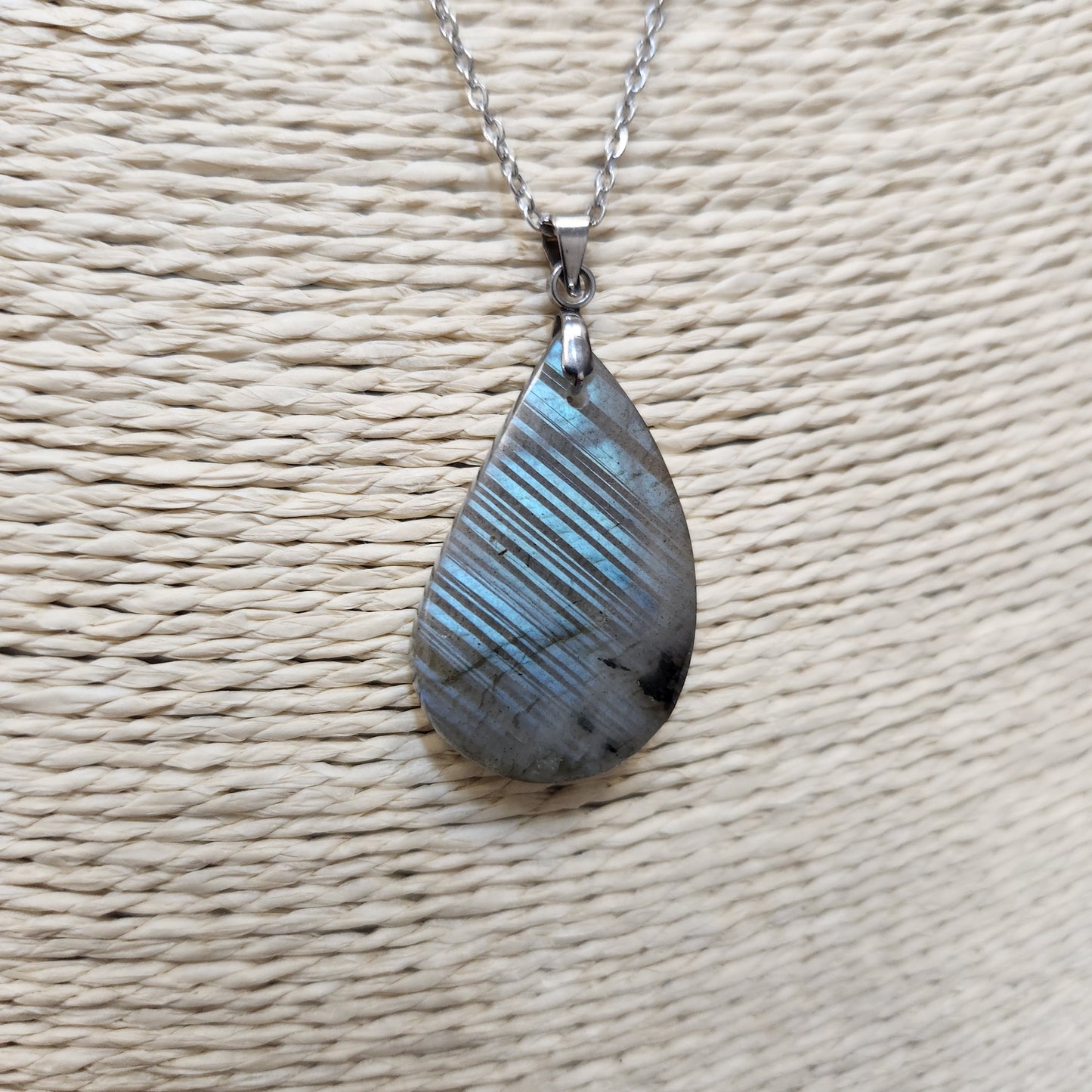 Pendentif labradorite madagascar bleue