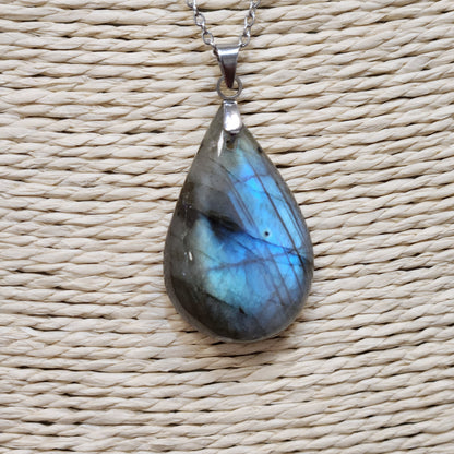 Pendentif labradorite madagascar bleue