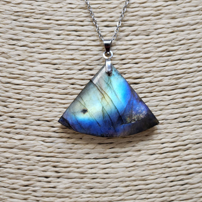 Pendentif labradorite madagascar bleue