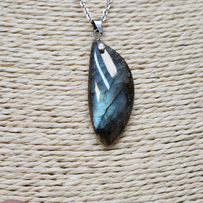 Pendentif labradorite madagascar bleue