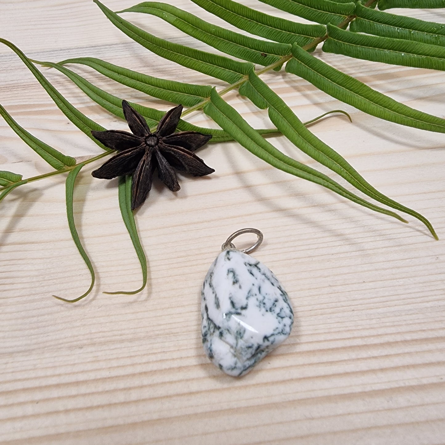 Pendentif Agate Arbre  – Paix intérieure et de connexion à la nature