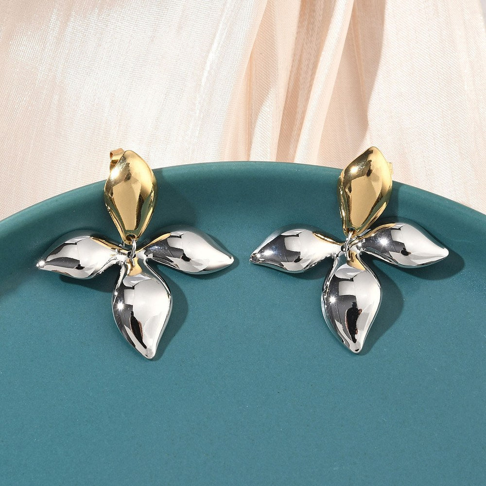 Clou d'oreille fleur argent et or