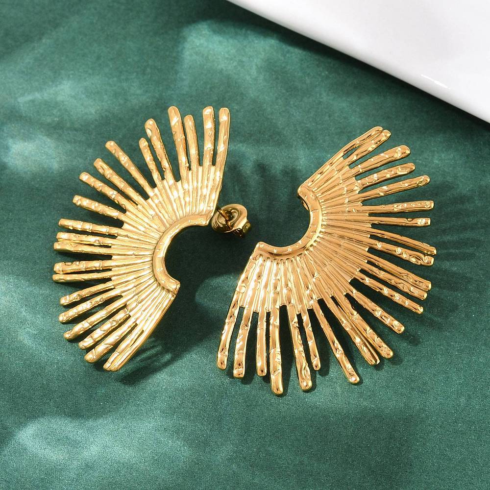 Clou d'oreille demi soleil or
