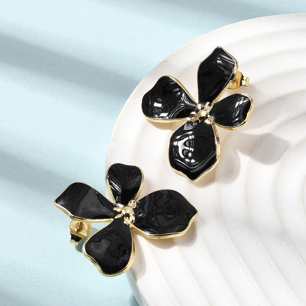 Clou d'oreille fleur émaillé noir