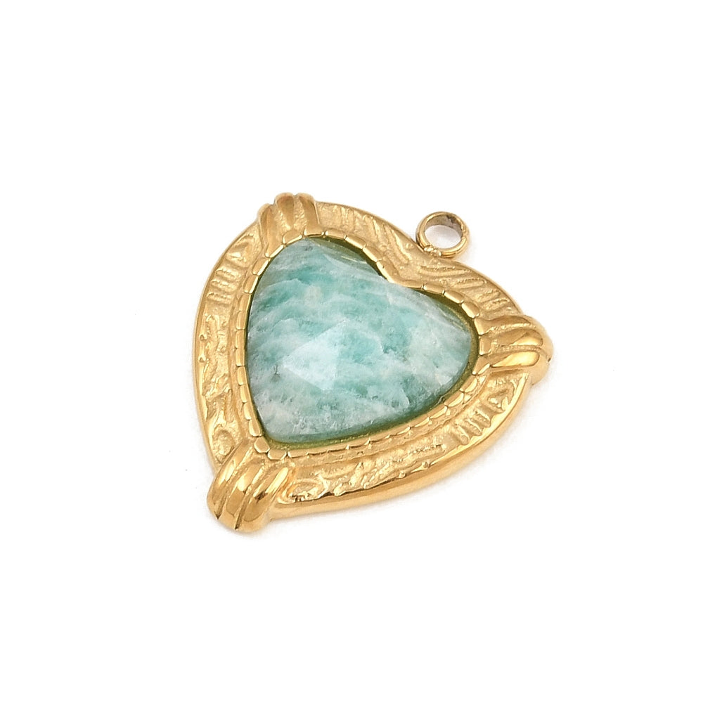 Pendentif cœur amazonite serti doré, vue de biais