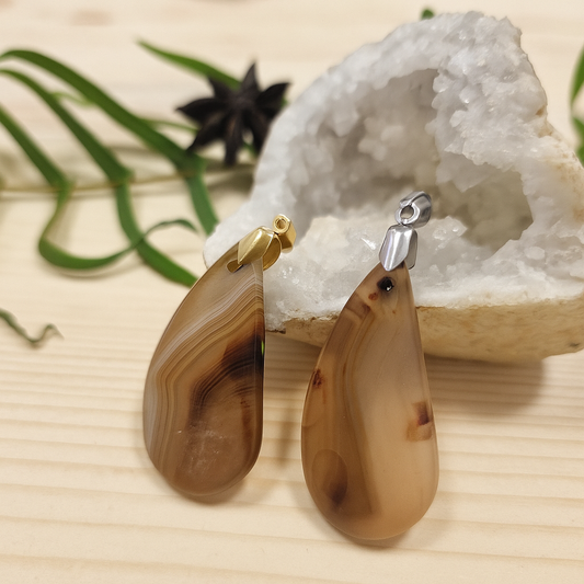 Pendentif Agate rubanée naturelle – Stabilité, ancrage et équilibre émotionnel