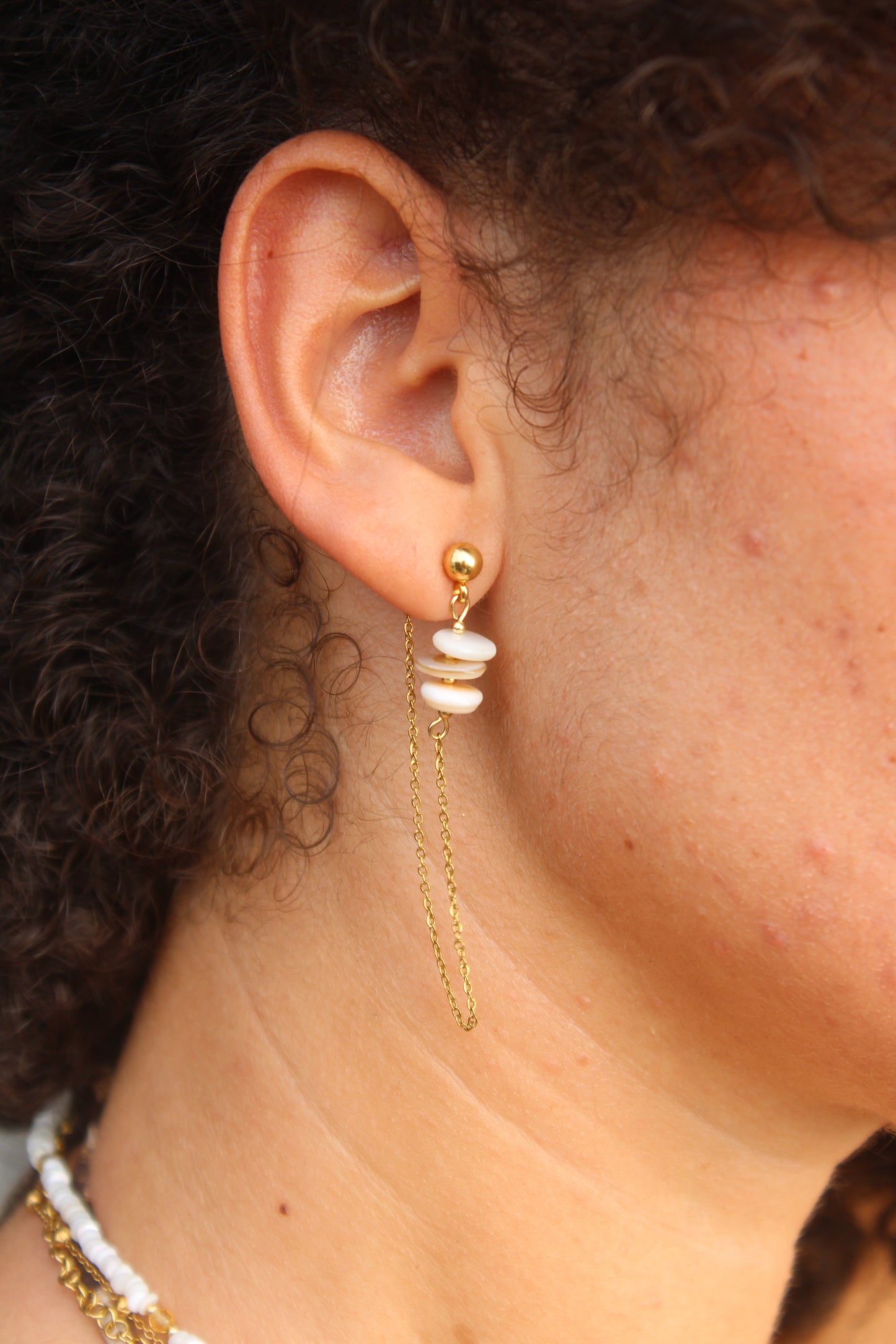 Solea - Alba - Boucle d'oreille nacre copeaux