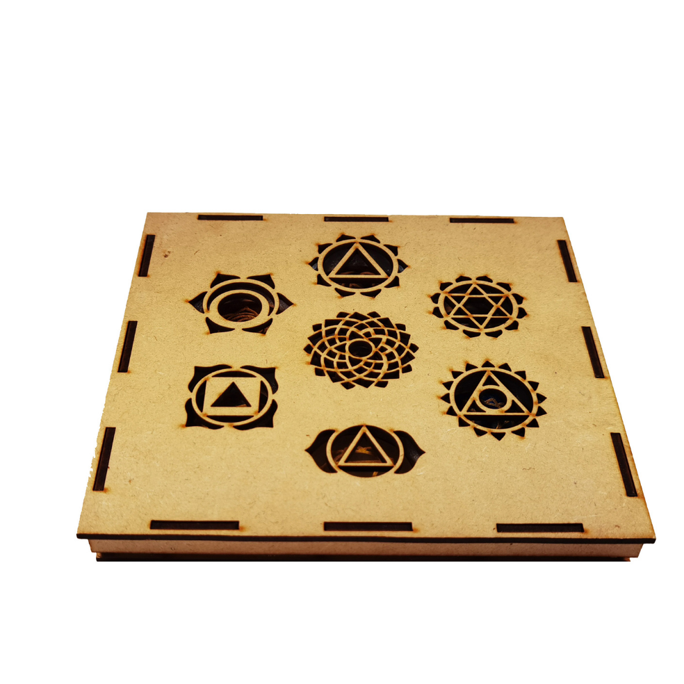 Coffret en bois gravé avec pierres 7 chakras - Bijoux Zen Réunion