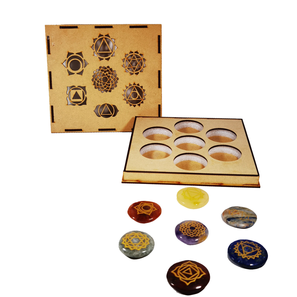 Coffret en bois gravé avec pierres 7 chakras - Bijoux Zen Réunion